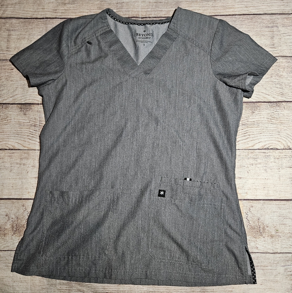Beyond Scrubs Sunny 3 Pocket Gray V-neck Scrub Top